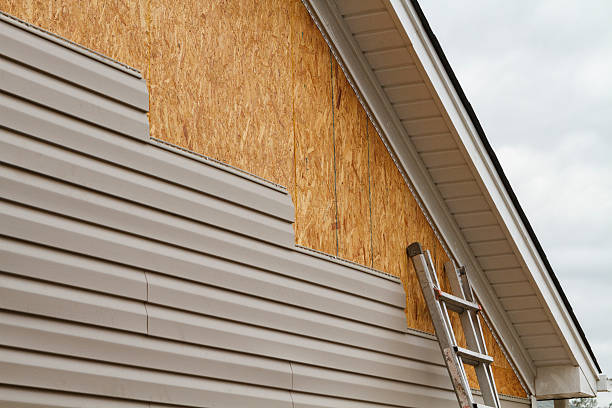 24/7 Emergency Storm Damage Siding Repair experts in Penrose, NC